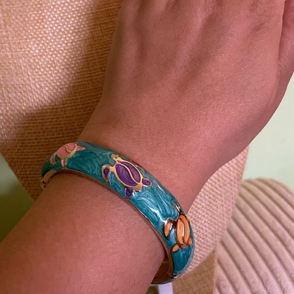 Turqoise Turtle Design Cloisonné Bracelet - Picture 1 of 4